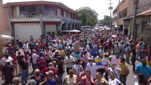 Empleados públicos de Cumaná, en las calles exigiendo sus beneficios laborales #4Ago (FOTOS)