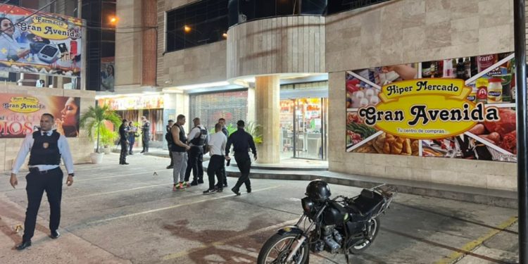 Al menos un muerto dejó tiroteo en hipermercado de Ciudad Ojeda este #19Ago