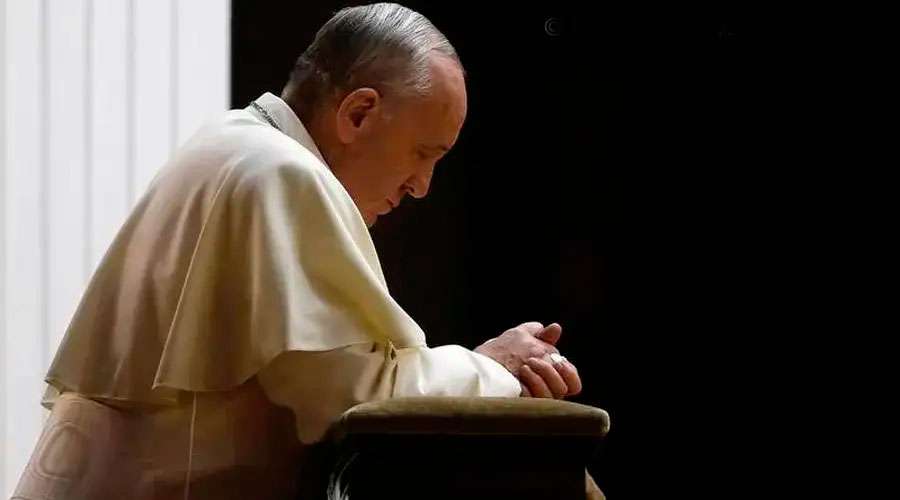 El papa Francisco pidió que cese la insensata guerra en Ucrania en su mensaje de Navidad