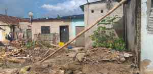 Carabobo: Al menos cinco viviendas a punto de desplomarse por fuertes lluvias en Canoabo