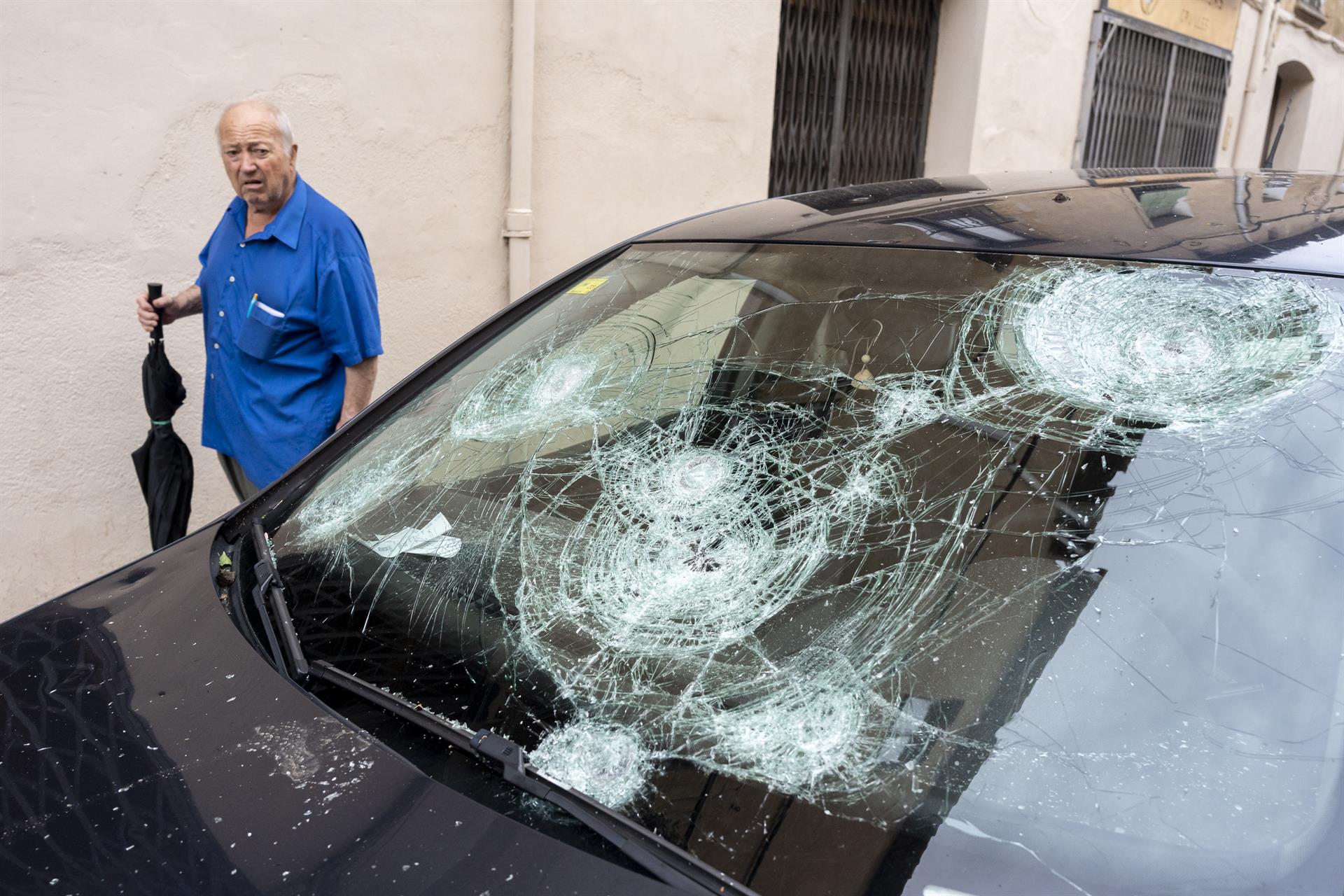 Muere una bebé por impacto de bola de hielo en tormenta de granizo en España