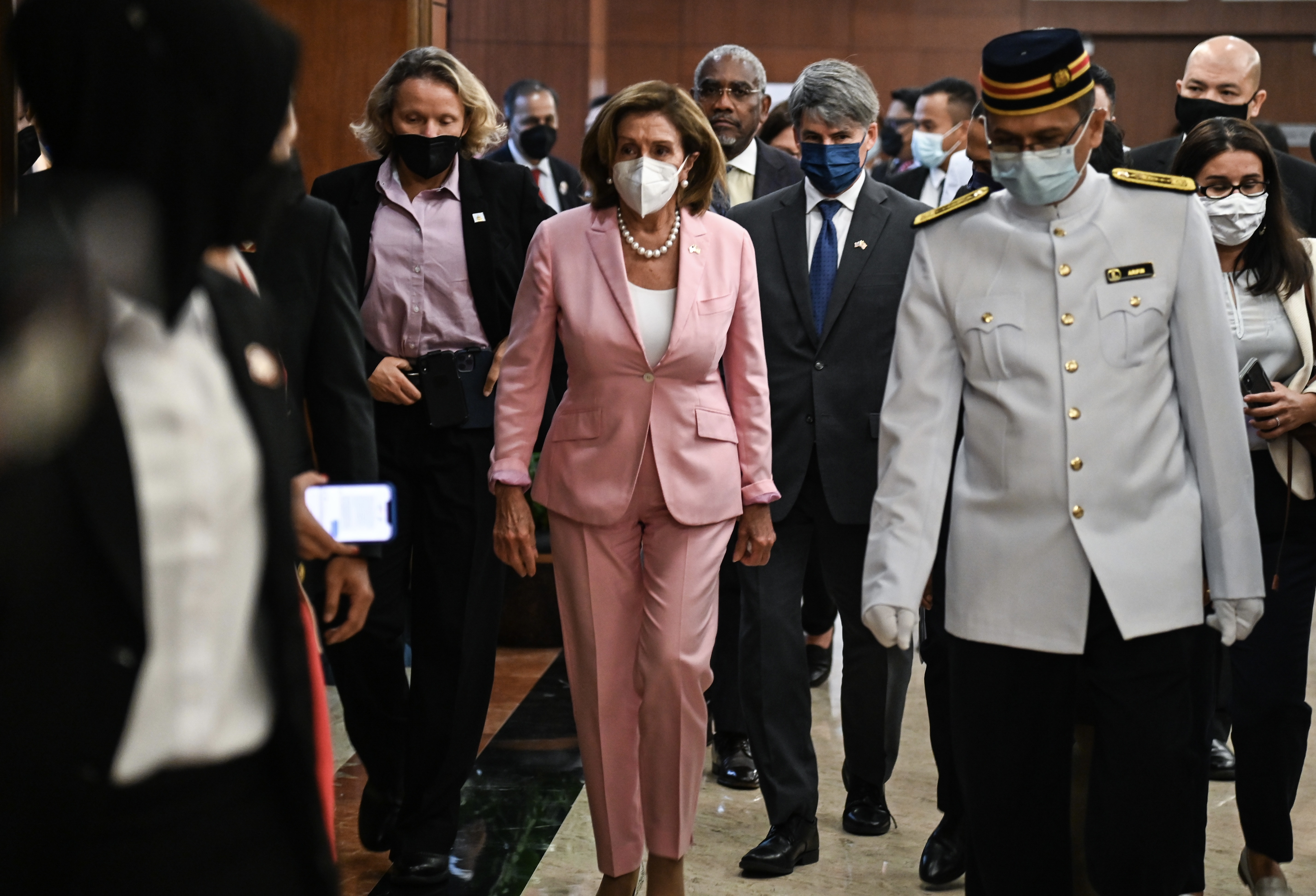 Avión de Nancy Pelosi se dirige a Taiwán, según portal de seguimiento de vuelos