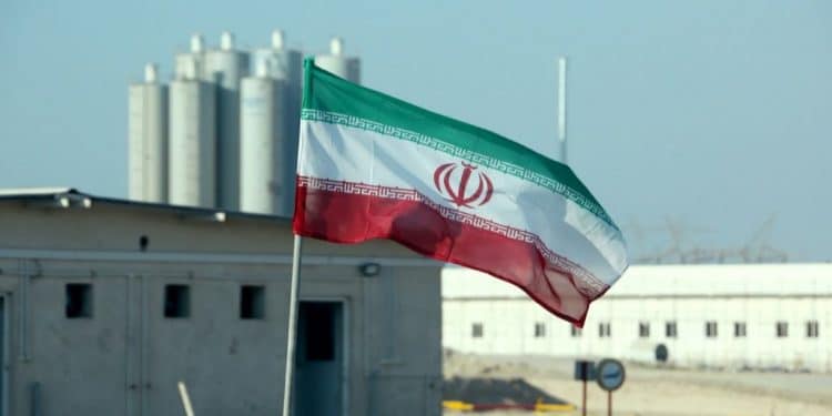 Irán afirma que tiene capacidad técnica para “producir una bomba atómica”