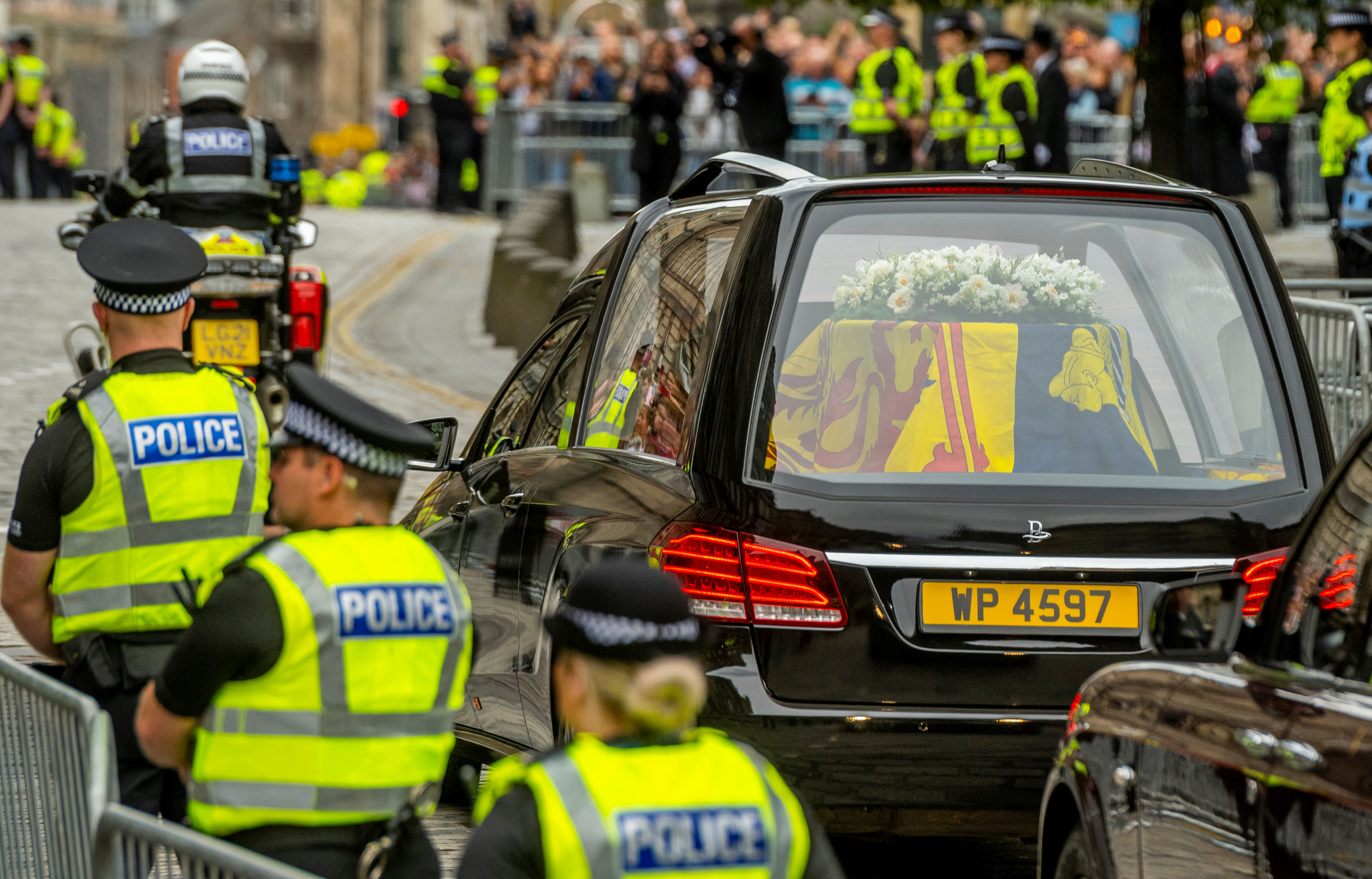 Los británicos se reencuentran con su difunta reina Isabel II