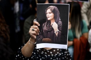 Relator ONU dejó “en la calle” al régimen iraní y reveló que Mahsa Amini fue asesinada a golpes por la “policía de la moral”