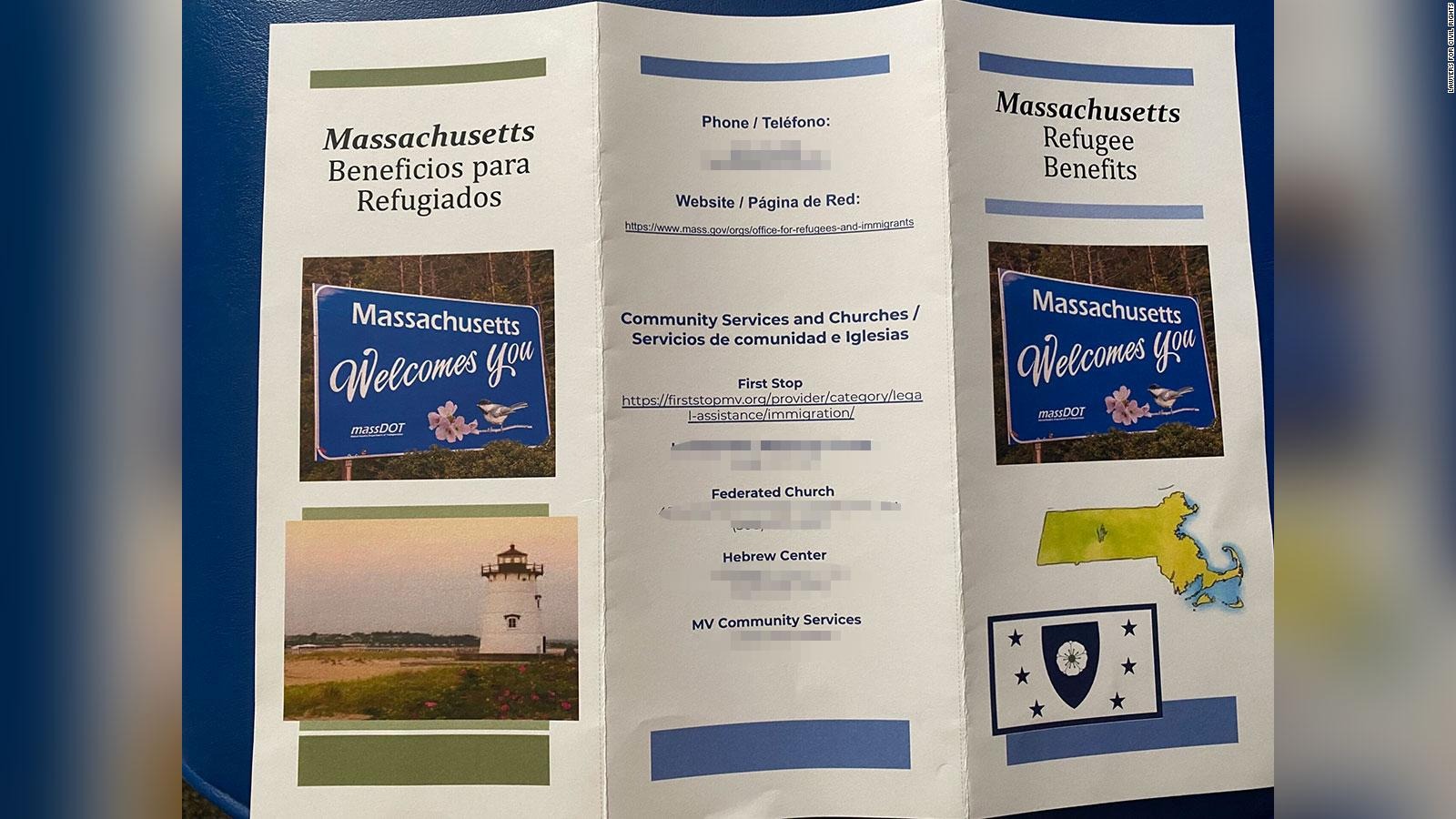 Investigan el origen de folletos con “falsas pretensiones” entregados a venezolanos enviados a Martha’s Vineyard