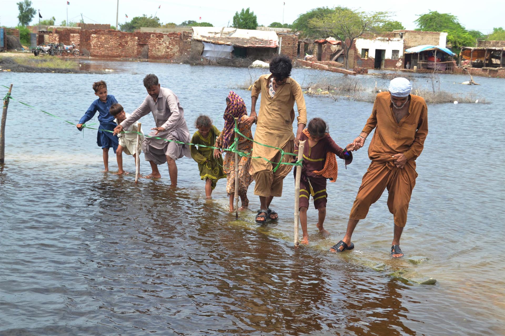 Pakistán evacúa a 50.000 personas por las inundaciones