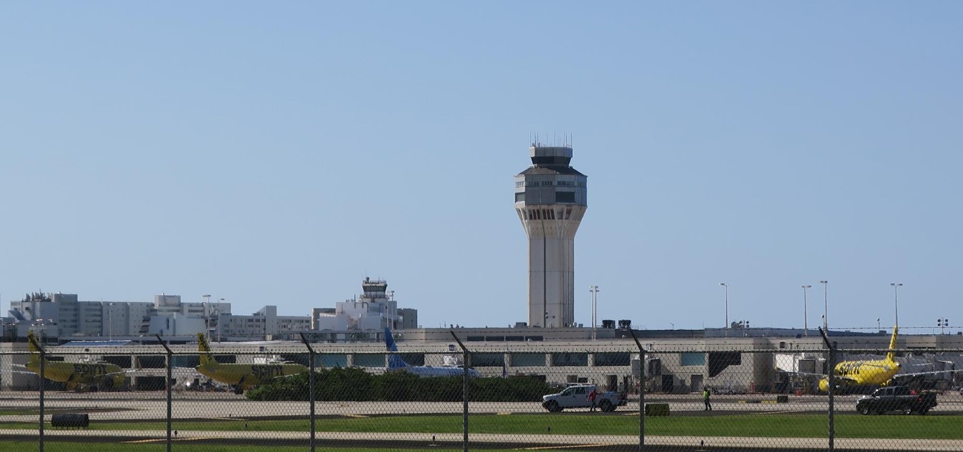 Cancelados todos los vuelos en los aeropuertos de Puerto Rico por huracán Fiona