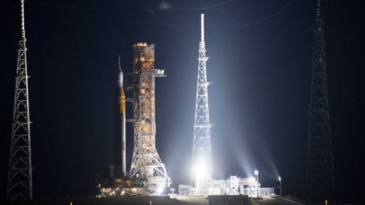 Nasa debe volver a guardar en el hangar el supercohete que irá a la Luna: Esta es la razón