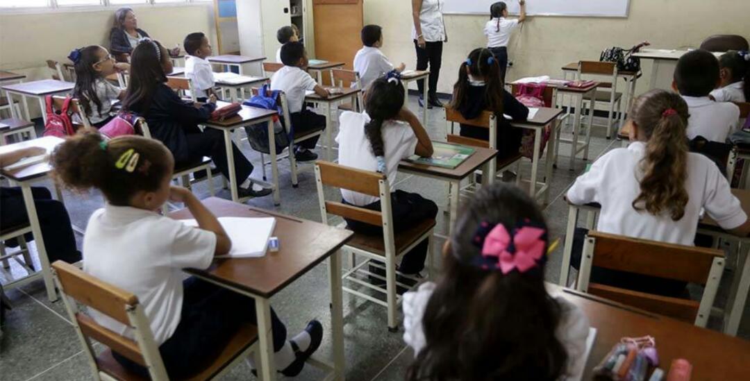 Docentes de Nueva Esparta sin ropa ni calzado para retornar a las aulas de clases