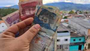 Comerciantes de Táchira prefieren aplicar precios en pesos para esquivar tasa oficial del dólar (VIDEO)