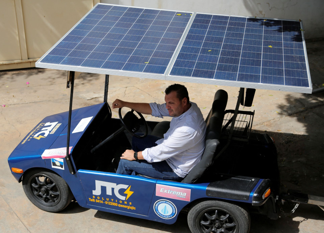 En Maracaibo, un carro que funciona con energía solar permitiría olvidar la gasolina