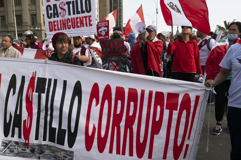 Miles protestaron contra Pedro Castillo en el centro de Lima (fotos)