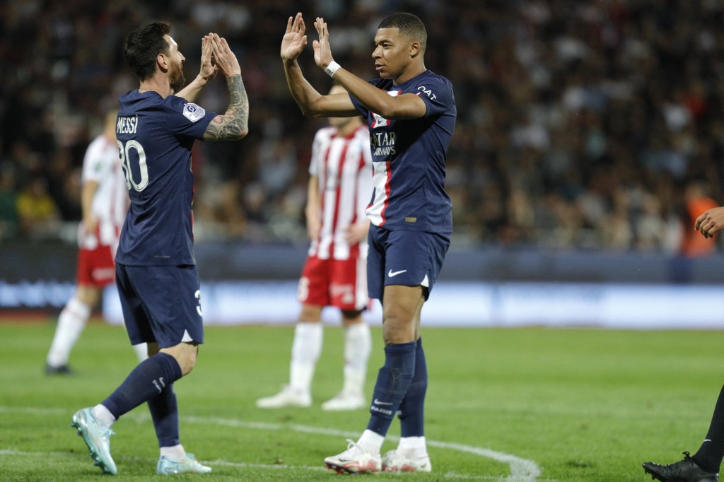 PSG reforzó su liderato tras vencer al Ajaccio con show de Mbappé y Messi