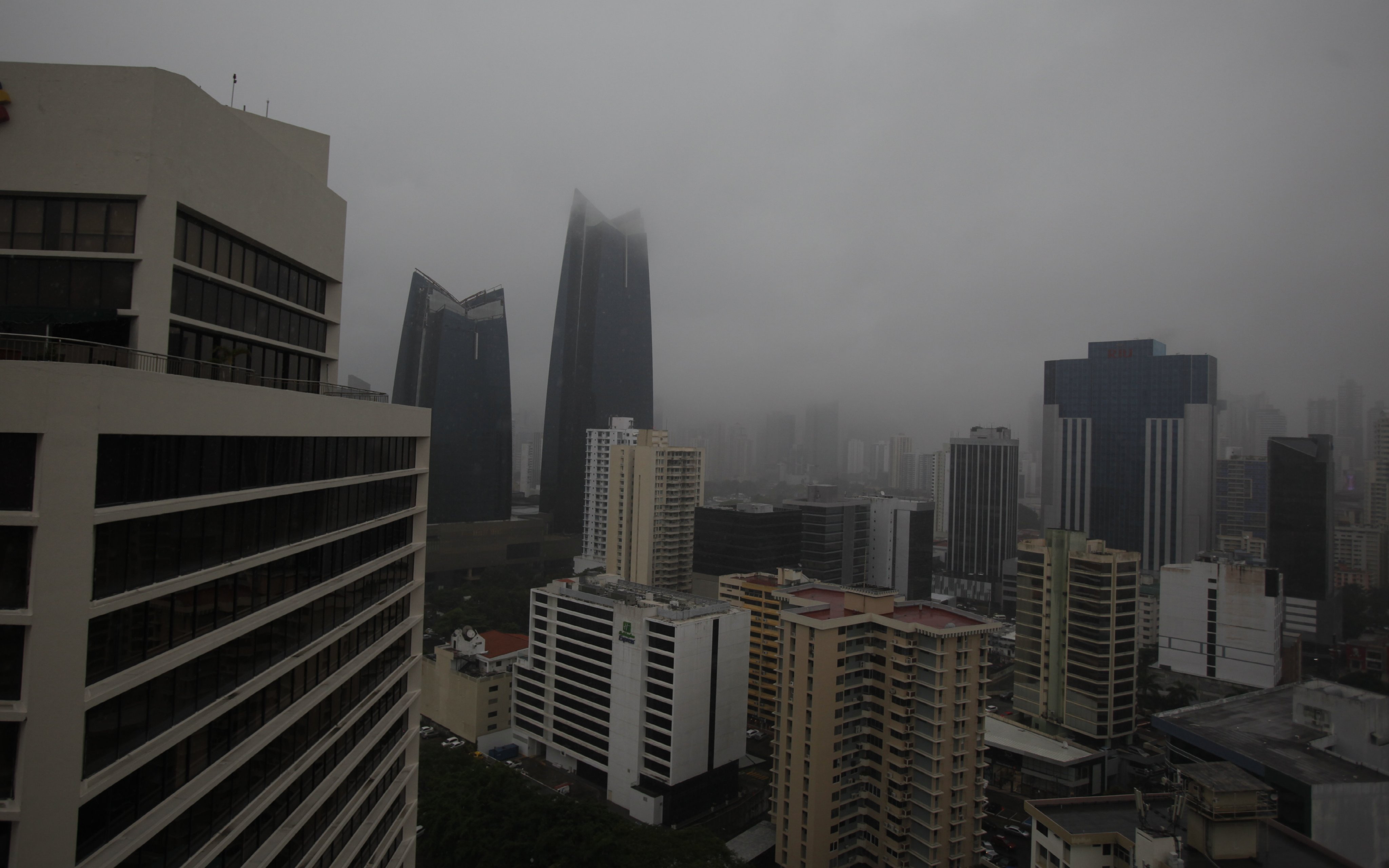 Al menos un muerto y decenas de afectados por lluvias asociadas a la tormenta Julia en Panamá