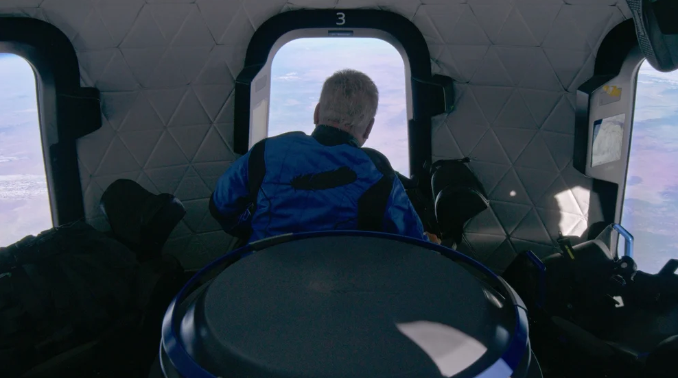 Viajó al espacio y sintió una “tristeza abrumadora”: qué es el “efecto perspectiva” que sufrió William Shatner
