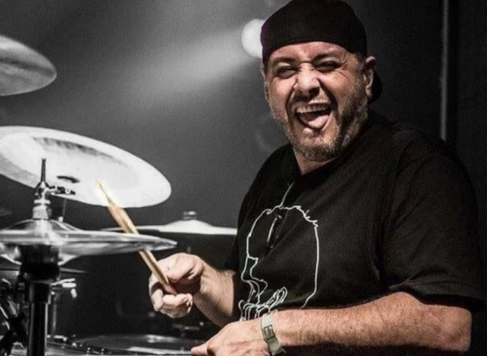 El baterista de heavy metal Bin Valencia murió en pleno concierto