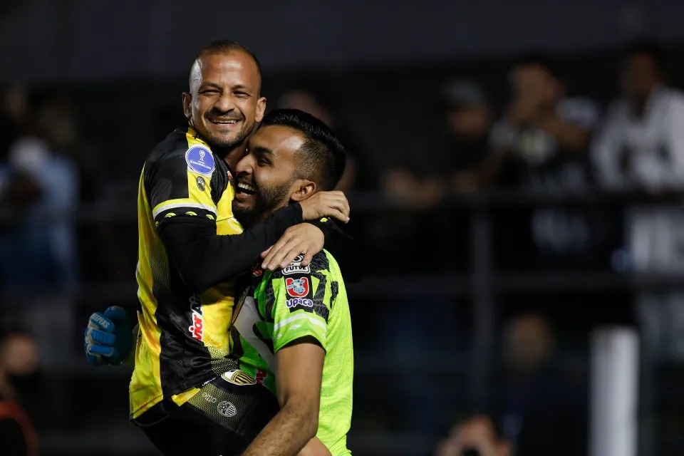 El increíble gol de arco a arco que hizo el portero del Deportivo Táchira (VIDEO)