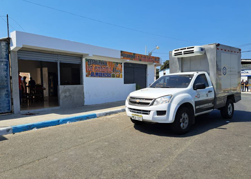 Acribillaron con fusiles de asalto a dos venezolanos que almorzaban en restaurante de Ecuador