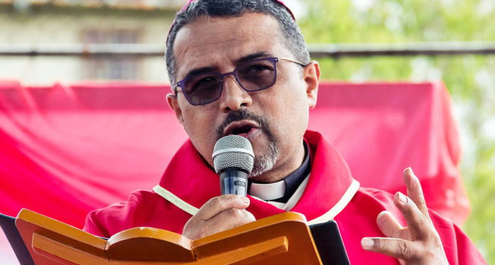 Le hackearon el WhatsApp al Obispo Auxiliar de Caracas