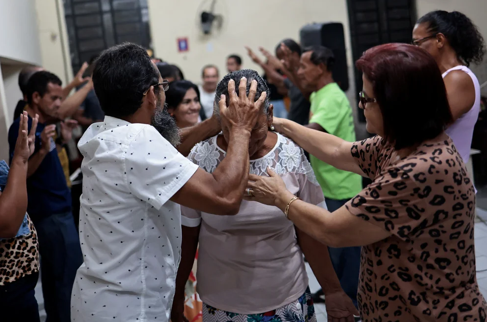 Pastor evangélico negó auxilio a guardia de su iglesia que sufrió infarto por creer que estaba poseído