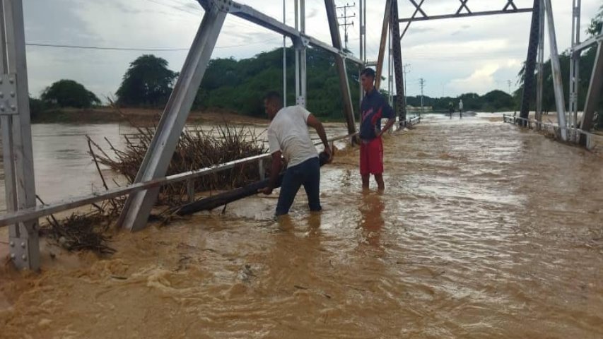 Más de 400 personas afectadas por crecida del río Coro