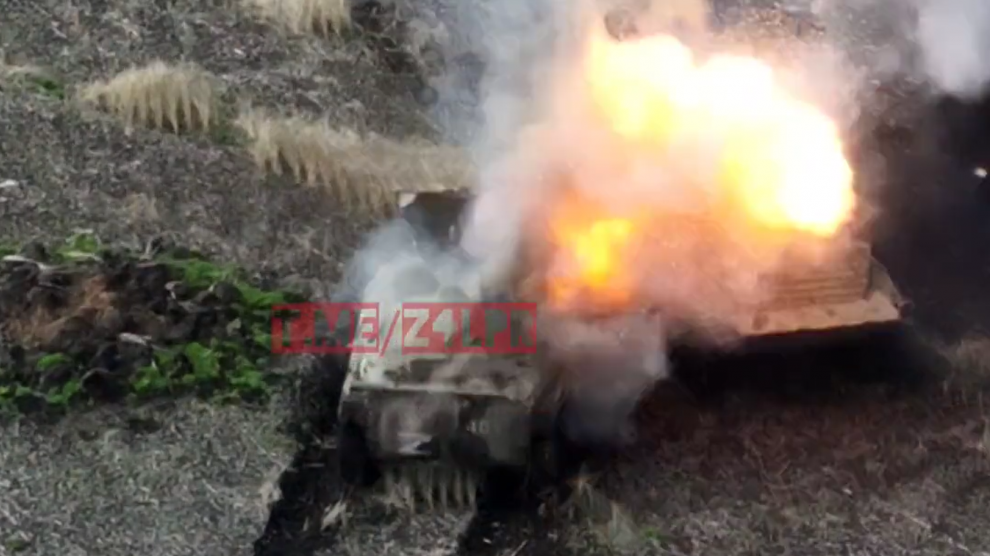 EN VIDEO: El angustioso rescate de unos tanquistas rusos bajo el fuego de los misiles ucranianos