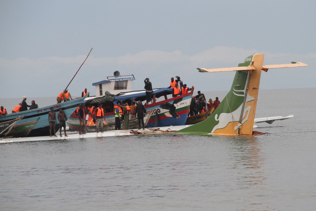 Al menos 19 muertos por el avión estrellado en Tanzania