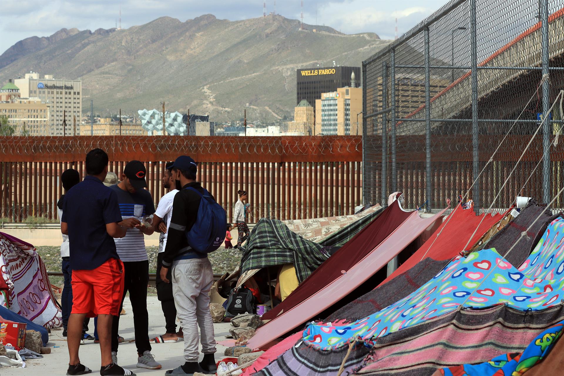 Desalojaron a cientos de venezolanos de campamento en la frontera mexicana