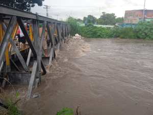 Maracay “bajo agua” por las lluvias de este #26Nov