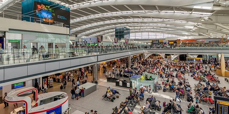 Huelga de trabajadores en un aeropuerto de Londres amenaza los vuelos hacia el Mundial de Qatar 2022