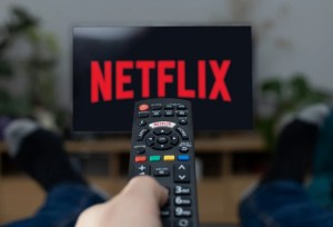 Netflix lanza nueva función que permite a los suscriptores sacar a otras personas de sus cuentas