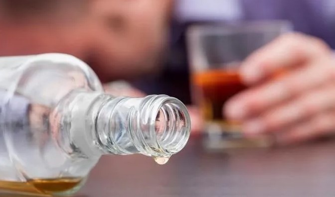 Tragedia en Bogotá: Mueren 16 personas por consumo de un licor adulterado con metanol