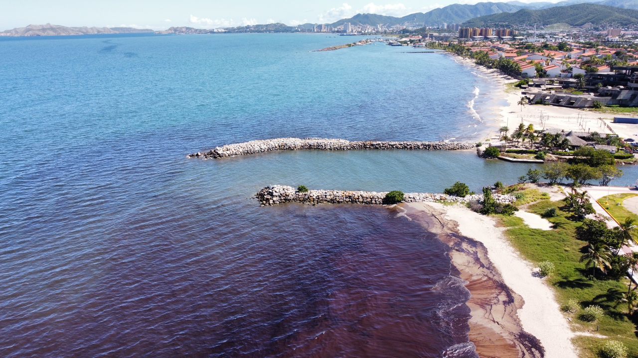 Alcalde de Lechería sobre derrame de crudo: Nunca antes habíamos visto este nivel de contaminación (Fotos)