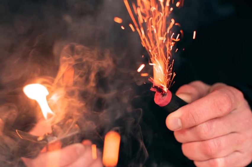 Hombre en Puerto Rico podría perder la mano por explosión de pirotecnia que usaba en Nochebuena