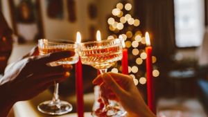 Síndrome del corazón festivo: el peligroso padecimiento por beber en exceso durante Navidad y Año Nuevo