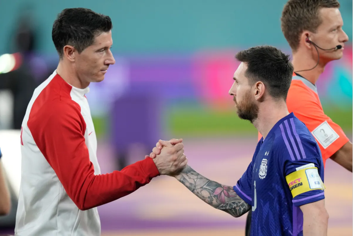 Lewandowski volvió a hablar sobre Messi, lo comparó con Mbappé y dejó una frase tajante