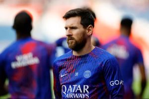 Messi viajó a París para reincorporarse al PSG tras ganar el Mundial