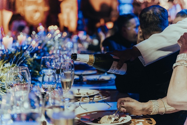 Con más de 250 invitados: Bodegas Pomar se lució con su “Cena entre telones: El cascanueces bajo la Reyna”