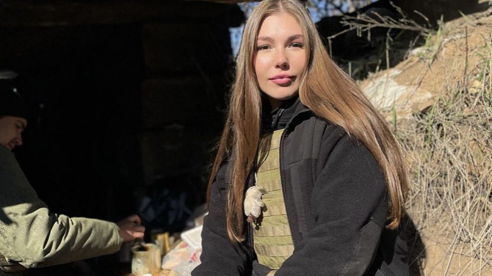 La “chica más fuerte del mundo” se vuelve viral por ir a “combatir” en la guerra con Rusia