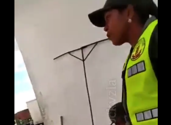 GNB con vulgar vocabulario le pidió 10 dólares a una adolescente sin cédula (video)