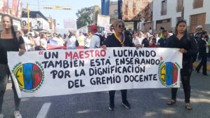 EN IMÁGENES: sociedad civil respaldó las exigencias salariales del gremio docente de Guárico este #16Ene