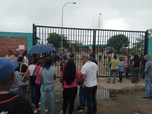 Representantes de escuela en Maturín se amotinaron ante pésimo estado de la institución