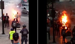 VIDEOS: Vehículo se incendió al pie de las escaleras de El Calvario este #28Ene