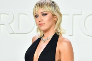Miley Cyrus, preocupada por un acosador que merodea su casa desde 2018