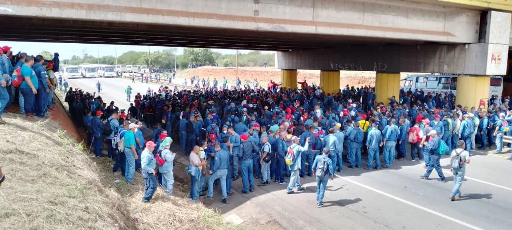 Venezuela: Metalworkers Block Highway, Protest for Better Pay