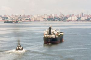 Falta de dragado ralentiza exportaciones de crudo pesado de Chevron desde Maracaibo