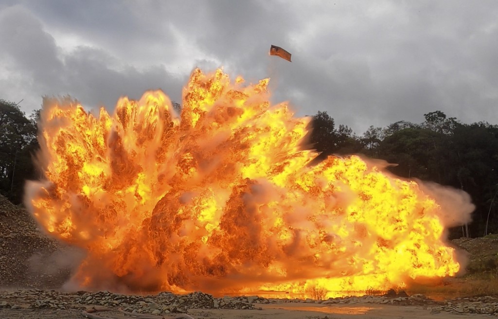 Explosivos y fuego: la arremetida oficial contra el oro ilegal en Colombia