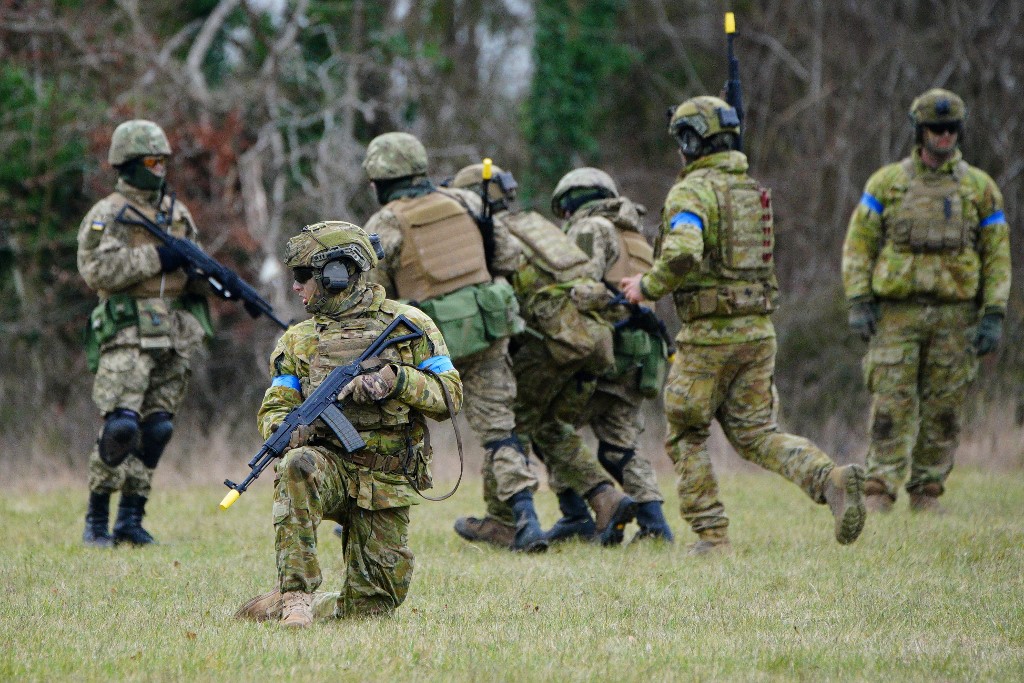 Unión Europea aprueba otros 500 millones de euros para enviar armas a Ucrania