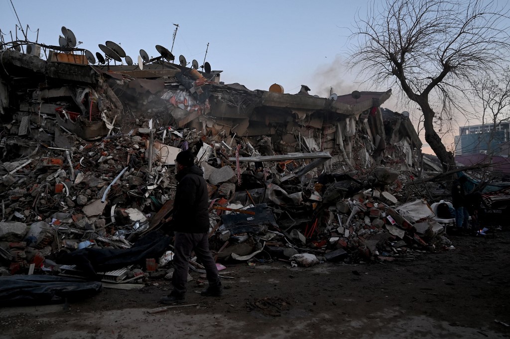 Terremoto en Turquía y Siria dejó más de siete mil muertos tras último balance